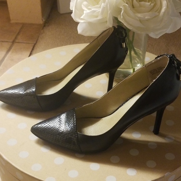 Levity black snakeskin and leather pump - Picture 3 of 7